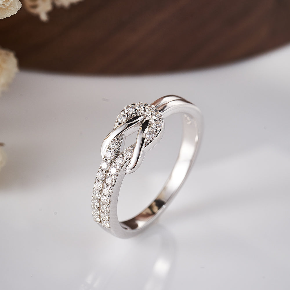 Moissanite Mother and Daughter Rings with Suqare Knot