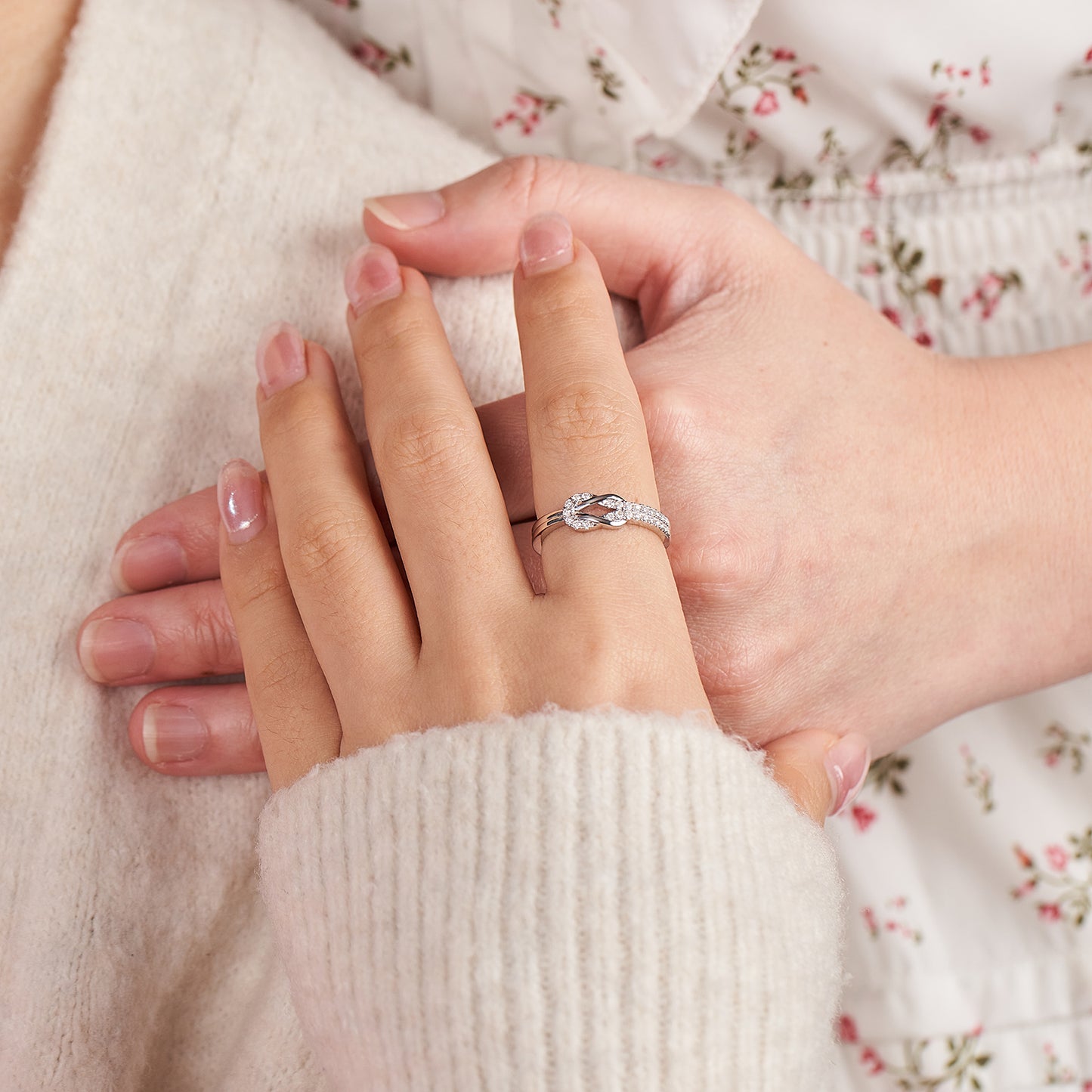 Moissanite Mother and Daughter Rings with Suqare Knot